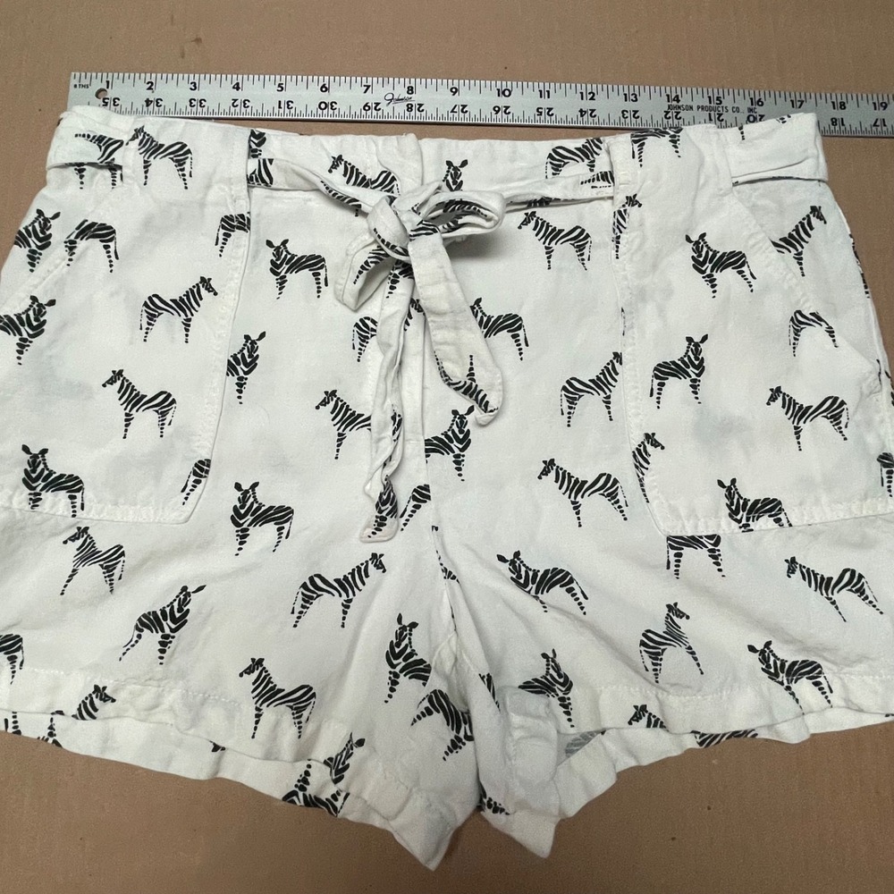 Ann Taylor Loft Women's 6 White Zebra Print Linen Blend Shorts Waist Belt - Picture 7 of 12